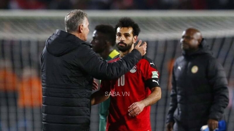Thua 2 trận quan trọng, thầy của Salah từ chức