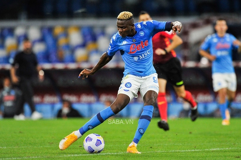 Osimhen ngày càng hoàn thiện kỹ năng của trung phong toàn diện