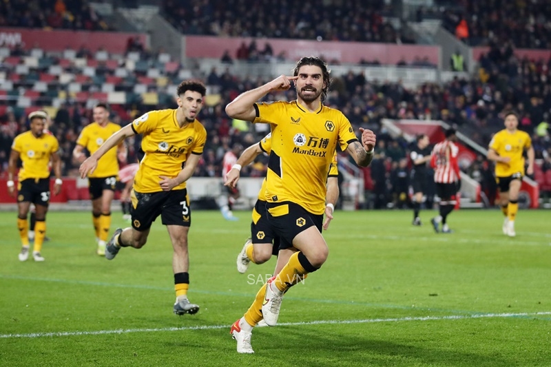 Neves nổi tiếng với kỹ năng sút xa cực khủng