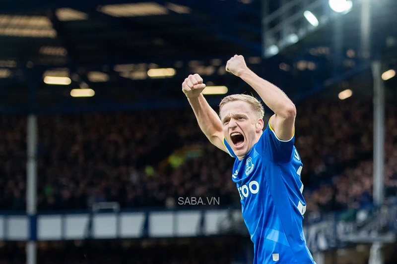 Carrick mừng vì Van de Beek được ra sân thường xuyên