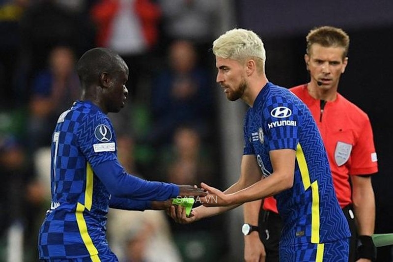 Cặp tiền vệ trụ cột Kante và Jorginho chỉ còn 1 năm hợp đồng với Chelsea