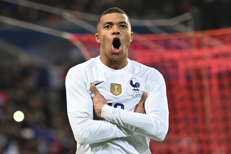 Mbappe mở tỷ số với siêu phẩm mãn nhãn