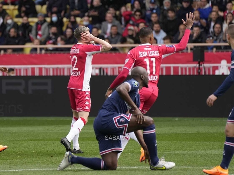 Đội chủ nhà hoàn toàn áp đảo đối thủ ngay từ đầu