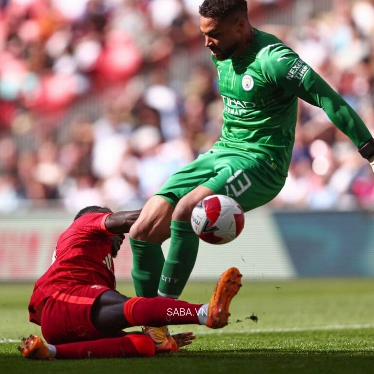 Tuần này, Zack Steffen chứng minh vì sao anh chỉ dự bị cho Ederson