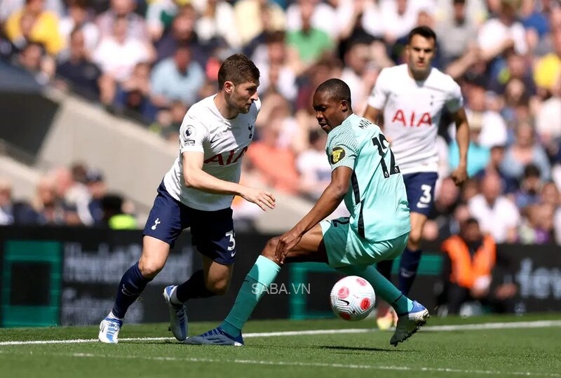 Hiệp 1 diễn ra bế tắc và thiếu hấp dẫn