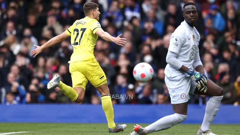 Brentford trình diễn thứ bóng đá ngoạn mục khó tin