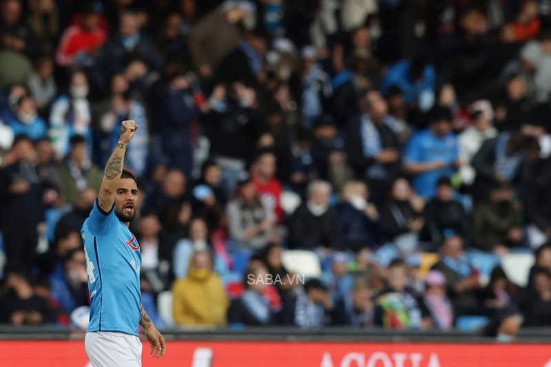 Insigne mở tỷ số thành công từ chấm phạt đền