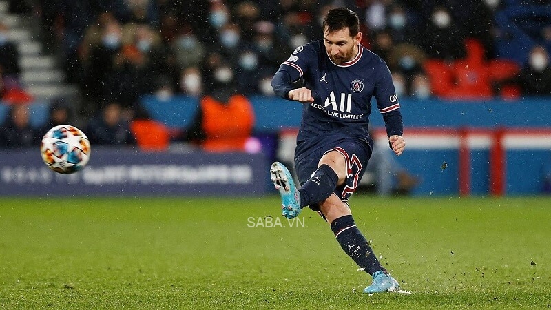 Messi tỏ ra rất "có duyên" với khung gỗ lại Ligue 1