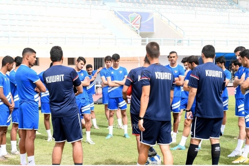 Các cầu thủ U23 Kuwait tập luyện