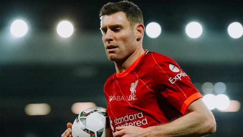 Cận vệ già Milner gia hạn với Liverpool