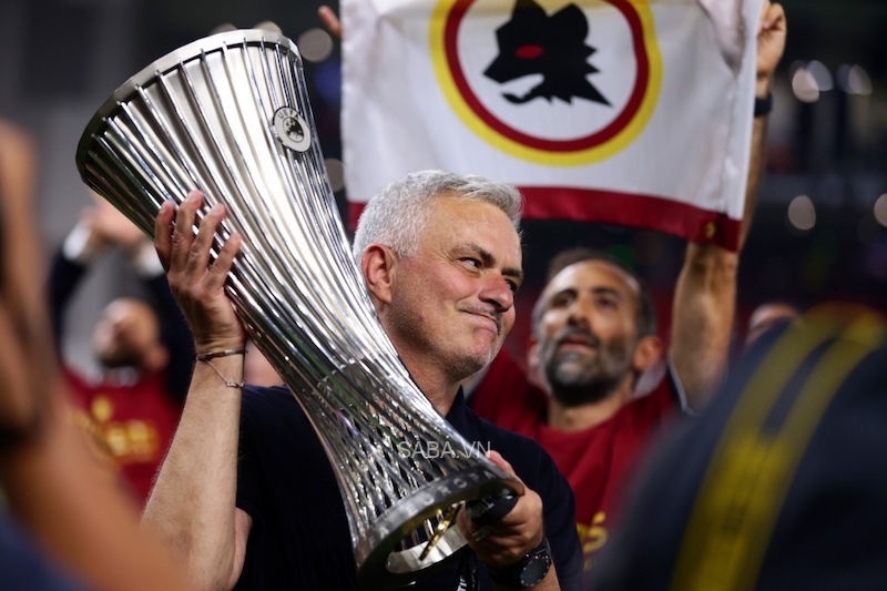 Mourinho đang hạnh phúc tại AS Roma