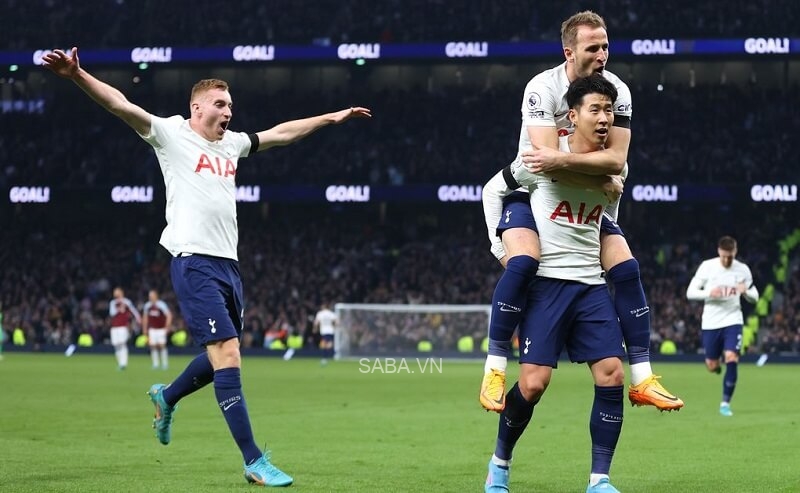 Hàng công Tottenham có thêm người chia lửa.