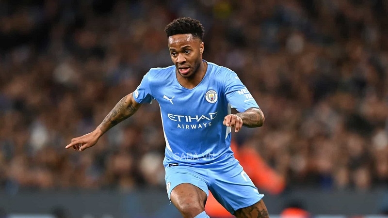 Sterling đang đến gần Stamford Bridge