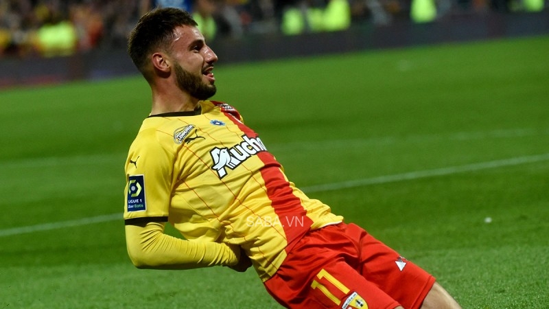 Clauss là sự tăng cường cho đôi cánh của Chelsea