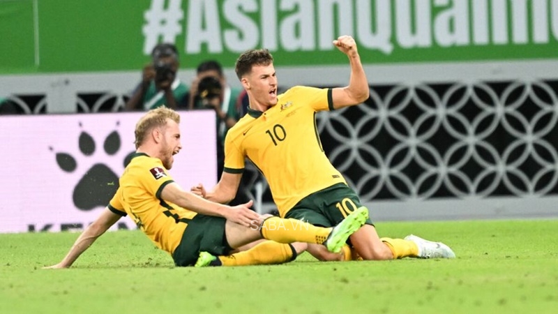 Thắng nghẹt thở UAE, ĐT Úc thắp lên hy vọng dự World Cup 2022