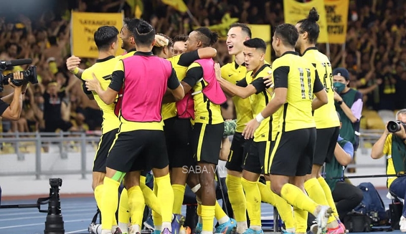 Malaysia sớm vươn lên dẫn trước