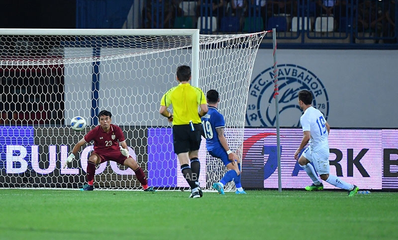 Uzbekistan có chiến thắng nhẹ nhàng