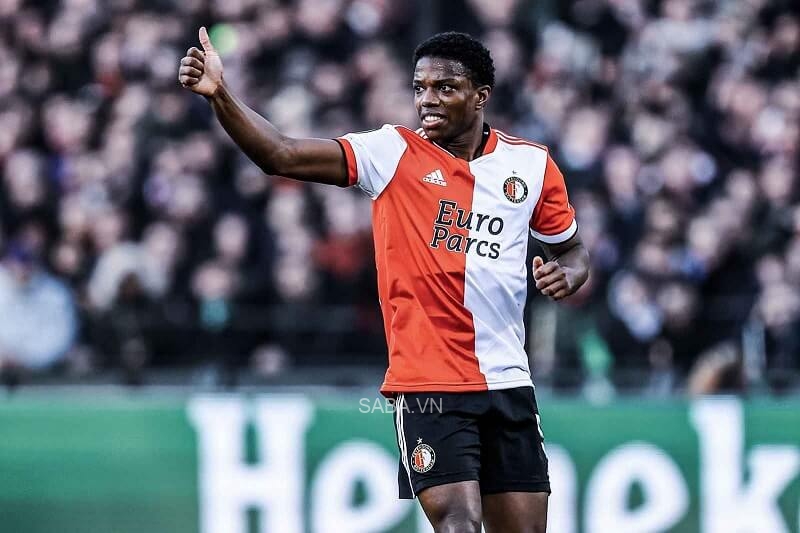 Malacia có thể là bản hợp đồng đầu tiên của M.U hè này