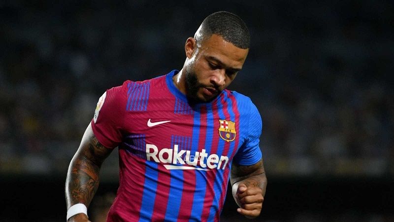 Depay sắp phải rời Barca