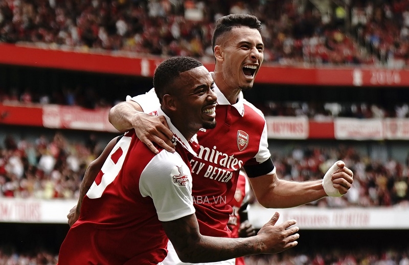 Arsenal thắng 6-0 trước Sevilla