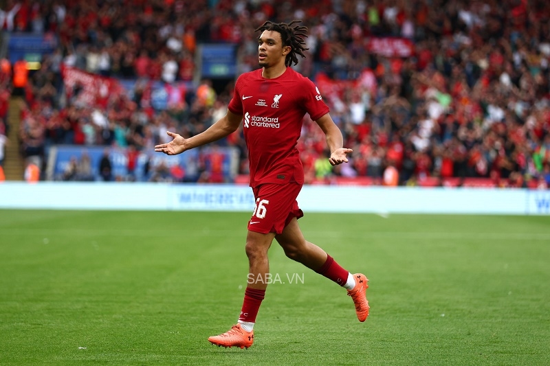Trent Alexander-Arnold ghi bàn thắng đẹp mắt mở tỷ số