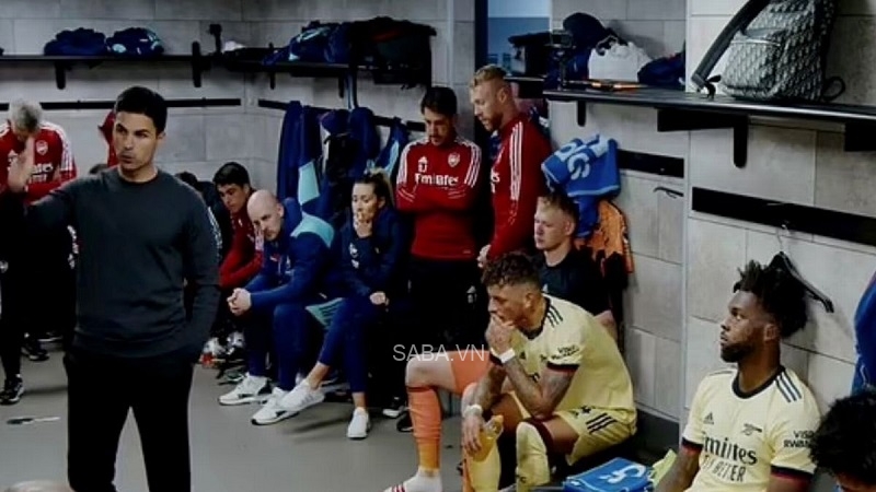 Arteta bật chế độ “sấy tóc”.