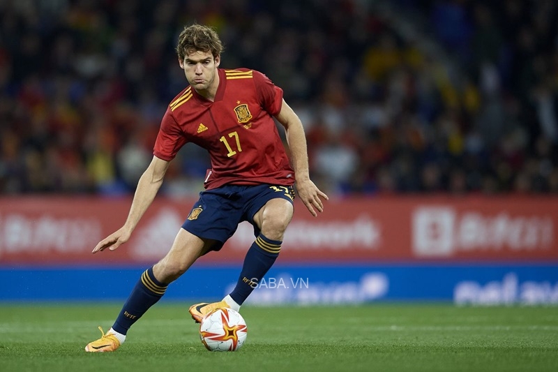 Marcos Alonso đã ở rất gần Barcelona