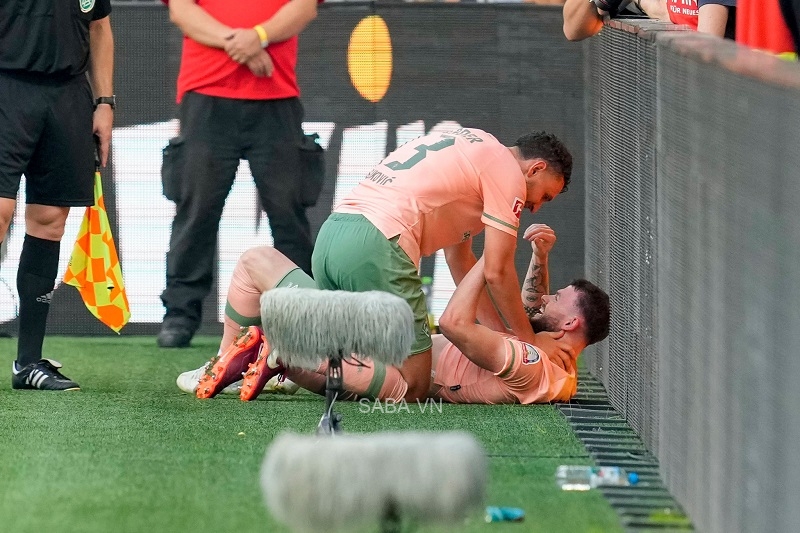 Werder Bremen ghi bàn không tưởng để giúp đội khách lội ngược dòng ấn tượng