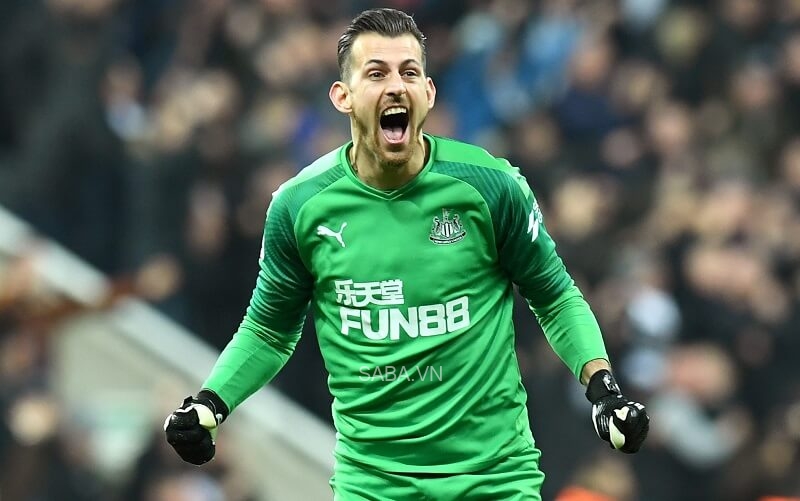 Leicester nhắm đến Dubravka.
