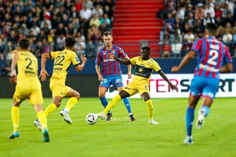 Pau FC hòa quả cảm nhưng vẫn bị rớt xuống vị trí cuối BXH