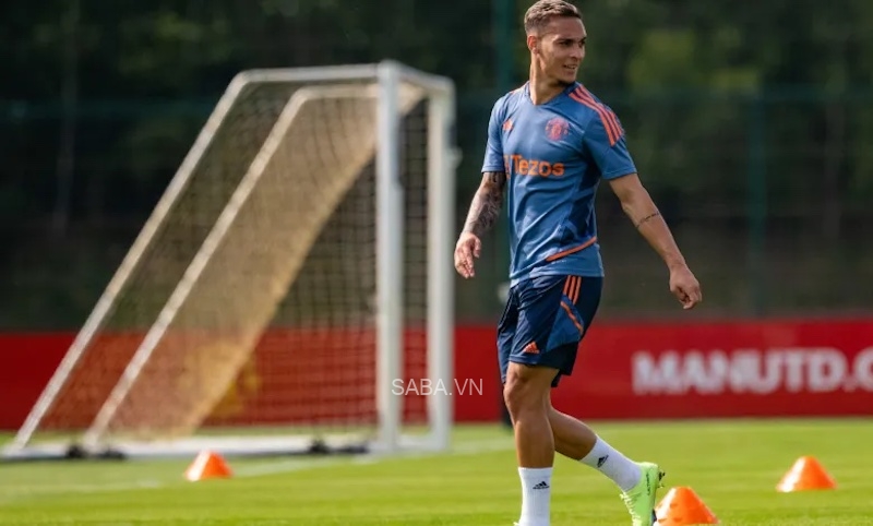 Antony chỉ có 2 buổi tập cùng toàn đội trước trận gặp Arsenal