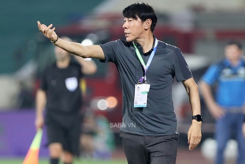 HLV Shin thận trọng trước Việt Nam. (Ảnh: Thanh Niên)