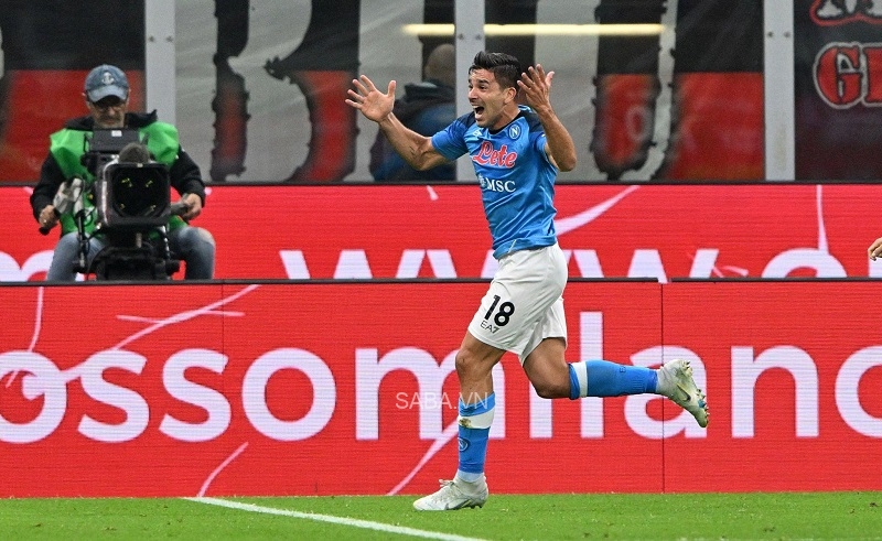 Giovanni Simeone ghi bàn thắng đầu tiên trong màu áo Napoli tại Serie A