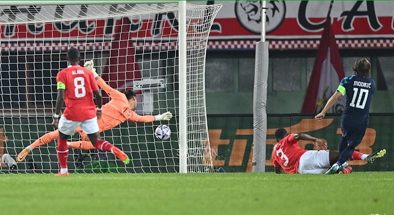 Modric tiếp tục tỏa sáng trong màu áo ĐTQG