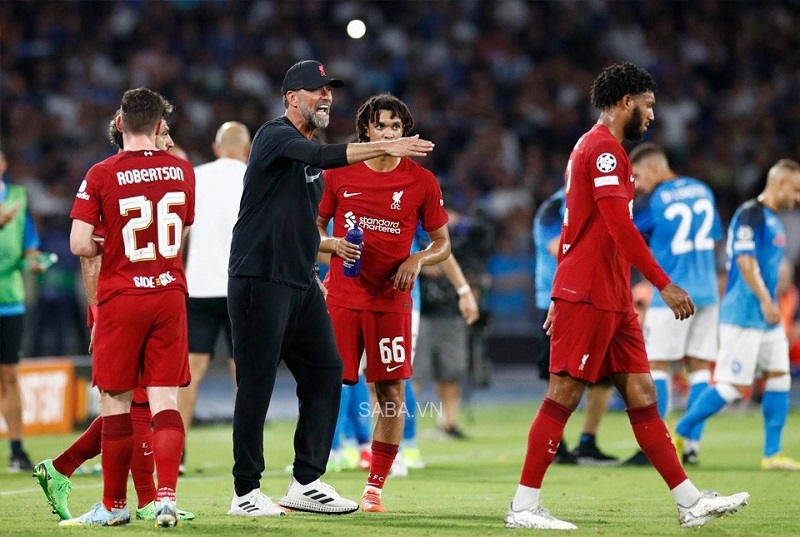Klopp lại một lần rời sân Diego Armando Maradona với ký ức buồn