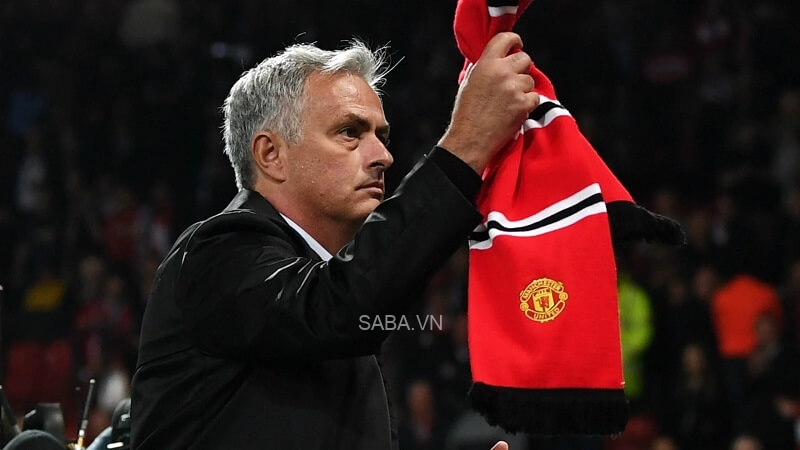Mourinho được trả công hậu hĩnh dù không thực sự thành công.