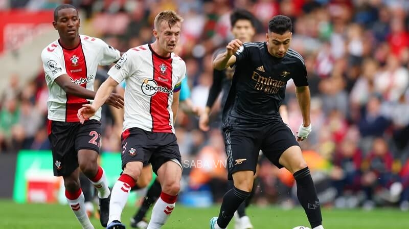 Arsenal đã gặp khó trước Southampton