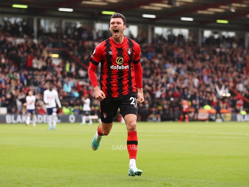 Tiền đạo của Bournemouth gieo sầu cho đội khách