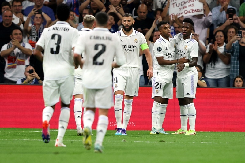 Đôi cánh của Real Madrid rực sáng