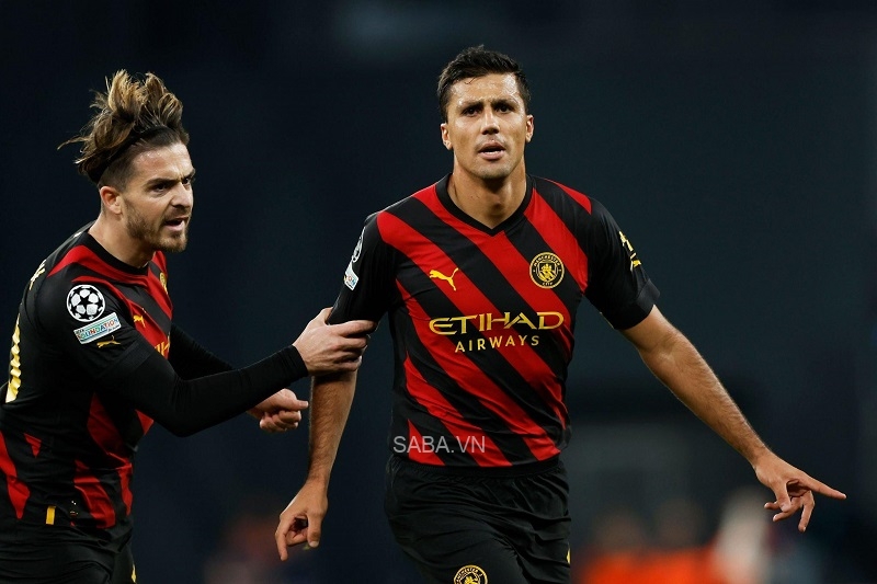 Rodri ăn mừng bàn thắng hụt