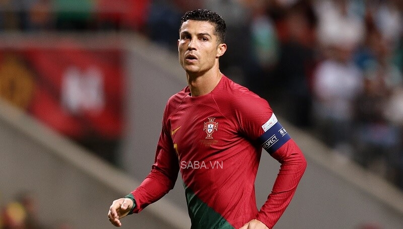 Ronaldo sẽ hạ gục tuyển Anh và bại trận trước Messi