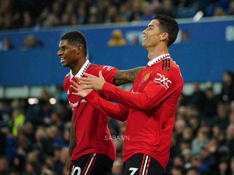 Ronaldo vừa làm nên lịch sử