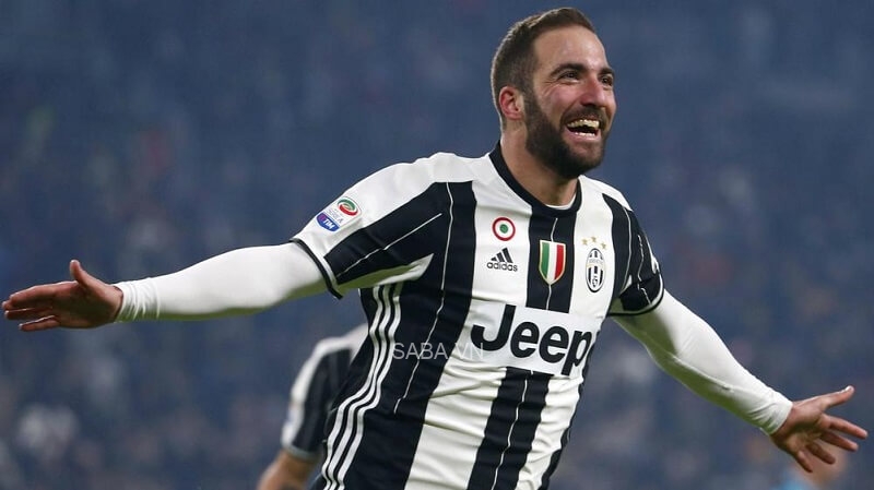 Higuain có khoảng 4 năm khoác áo Juventus