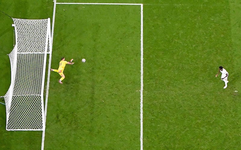 Saka sút hỏng và phạt đền quyết định ở chung kết Euro 2020