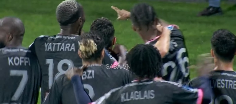 Đội bóng của Quang Hải bay cao với chiến thắng thứ 3 liên tiếp