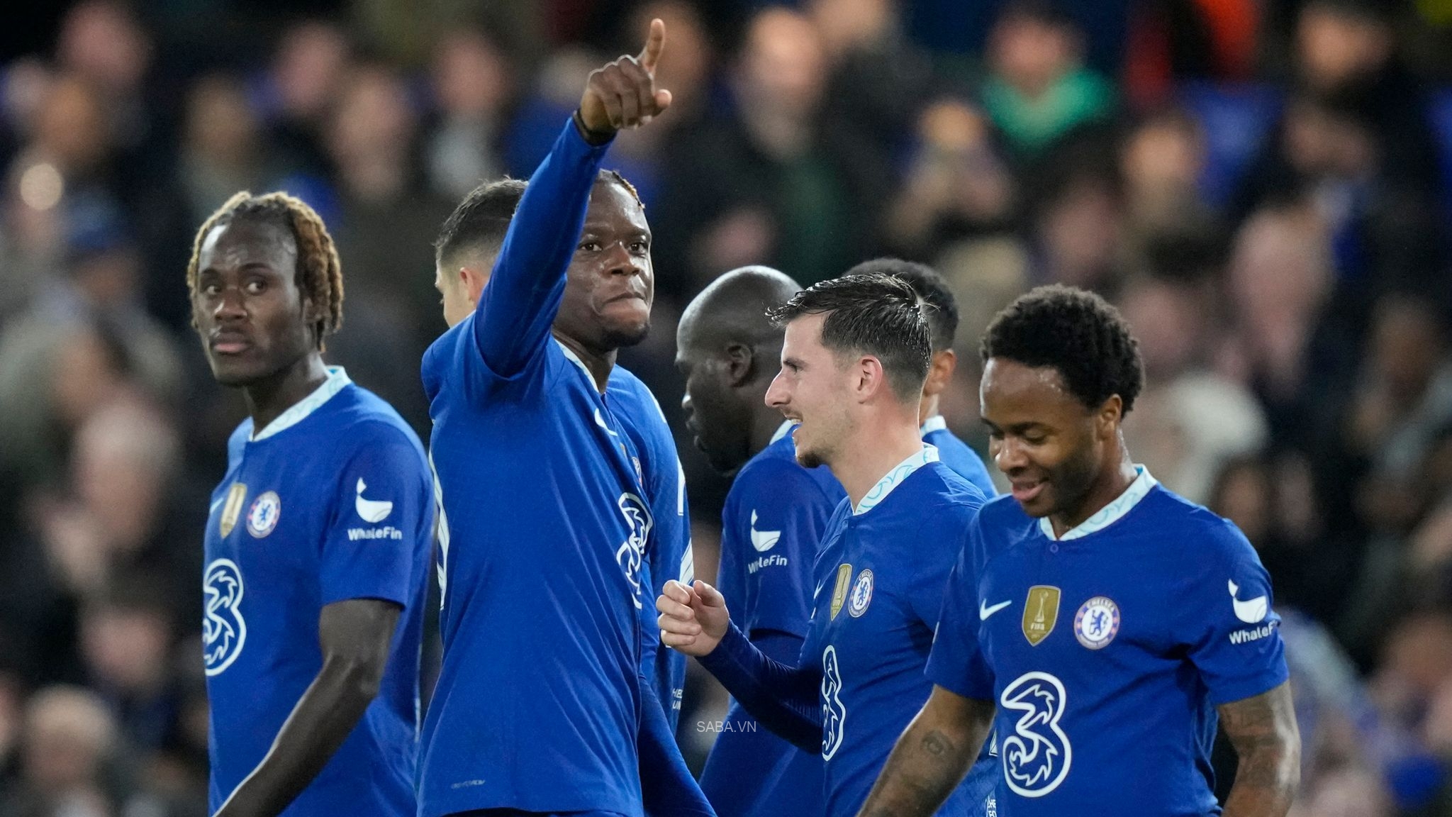 Chelsea đi tiếp với ngôi nhất bảng