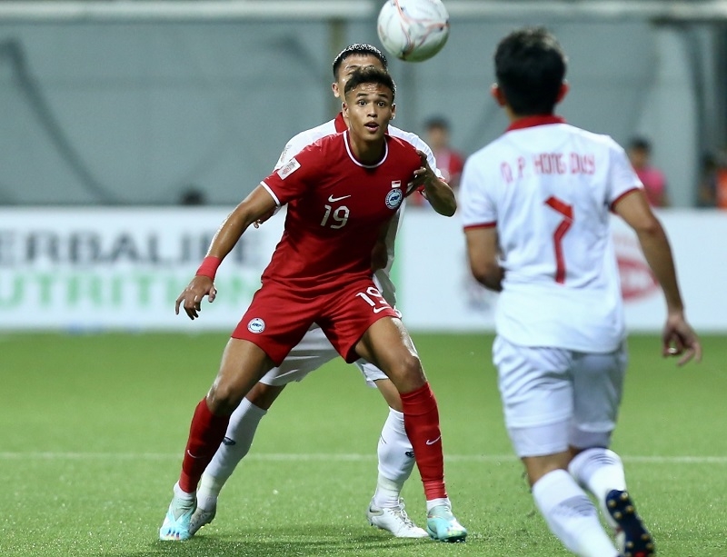 Hồng Duy và Văn Thanh không tạo ra nhiều cơ hội trước Singapore