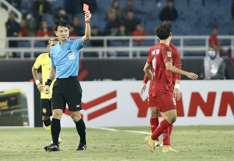 Văn Toàn có lẽ đã không bị đuổi nếu được thông tin thêm về trọng tài Sato