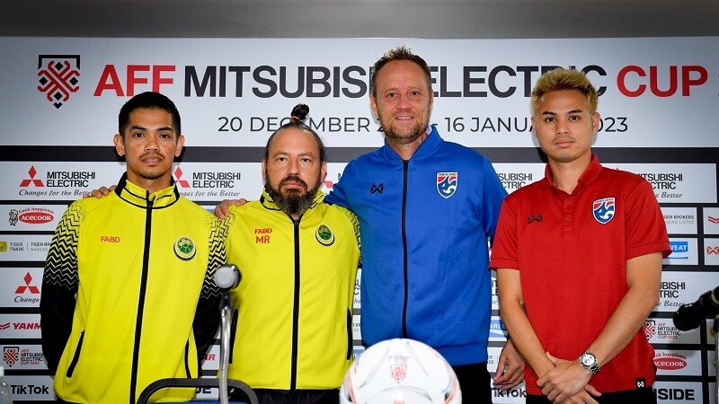 Ông Polking và các học trò.