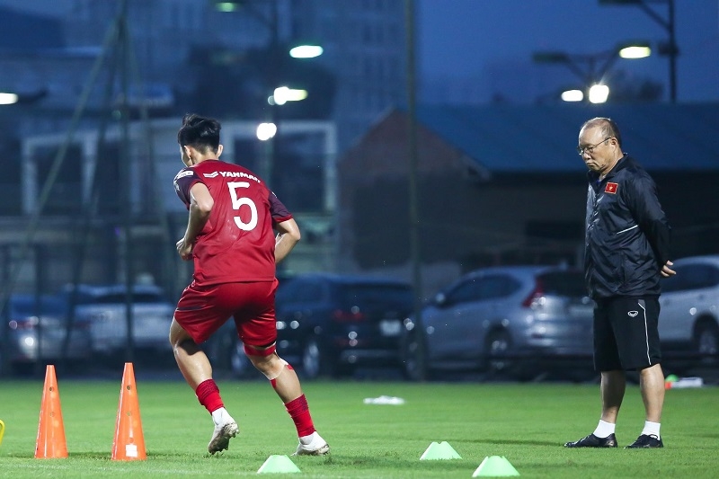 Ông Park đã có những nhắc nhở với Văn Hậu